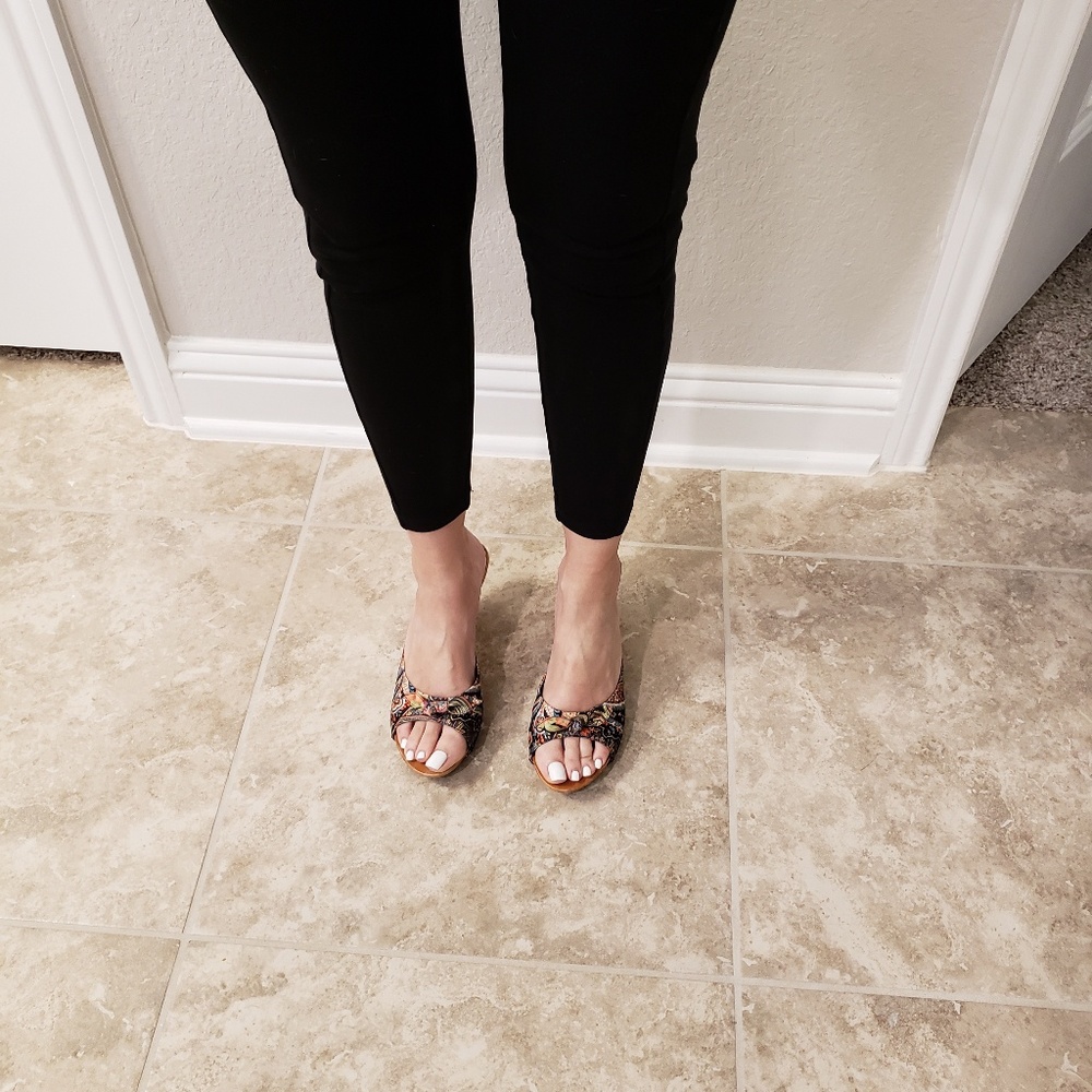 Heels - Picture 7 of 7